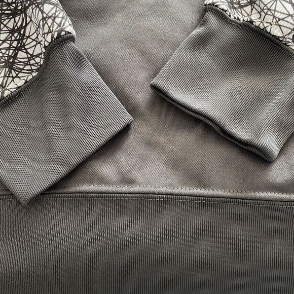 EUC! Nike Boys Gray Hooded Sweatshirt Web Print - Size XL - Picture 7 of 8